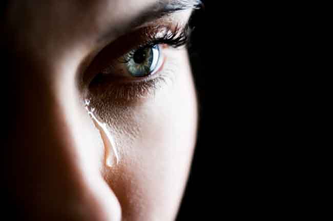 7-interesting-unknown-facts-about-tears-in-hindi-you-should-know